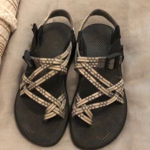 Chaco women’s size 7. Vibram soles. Great used condition